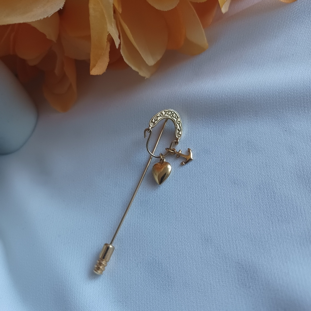Vintage Gold Anchor and Heart Brooch